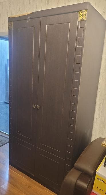 Ev üçün mebel: Dolab 4 qapılı. 1 tərəf güzgülü. 2.10x1.80x60. Kafe "Nargilə" bina — 2