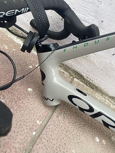 aurus bicycle: QREMIN yol velosipedi – Endurance seriyası - Korpus: karbon lifli — 2