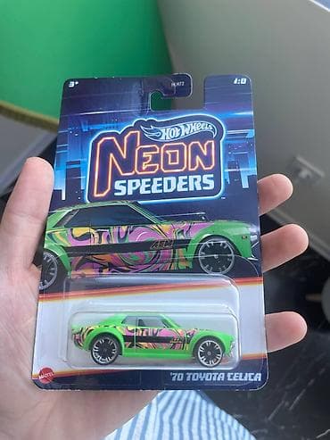 cd disk: Hot Wheels Neon Speeders – 2 ədəd 1:64 miqyaslı kolleksiya maşını — 7