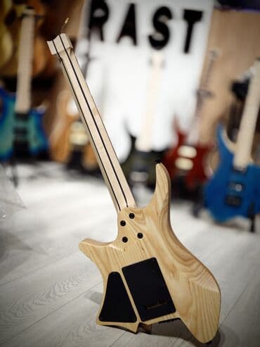 Musiqi alətləri: Elektron gitara, 6 sim, Yeni, Ünvandan götürmə — 8