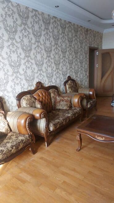 qarayev obyekt: Qaraev metrosuna yaxin yerləşən ümumi sahəsi 130 kv,m olan,3 otaqlı — 5