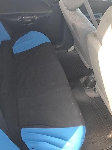 niva stoplari rcd: Mavi rəngli sedan avtomobil Xüsusiyyətlər: barter maraqlıdır - — 4