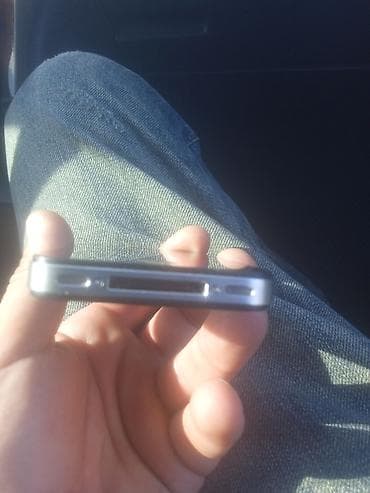 iphone 3g: IPhone 4, Qara — 3