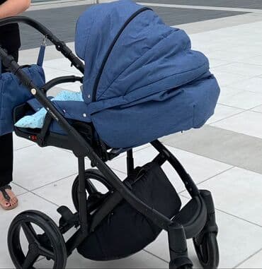 Alfa Romeo: Çıxarıla bilən beşikli araba, Adamex, Yaş: <1 ay — 3