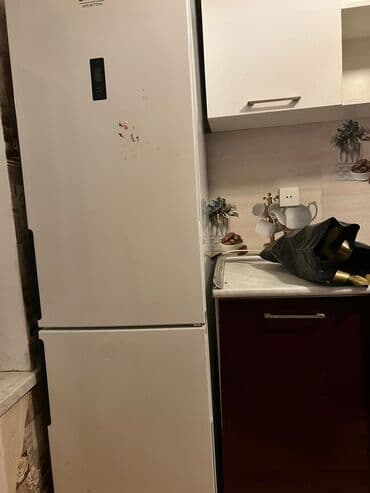 Soyuducu satılır 300azn.
Hövsan qesebesi
Zəhra🌷4494m