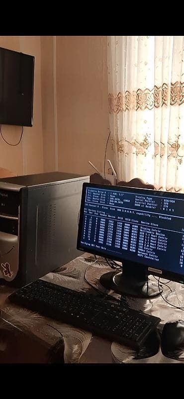 Masaüstü kompüter seti Komplekt Satılır Hecbir Problemi yoxdur Mouse