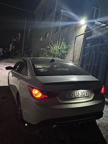 sonata stopu: Hyundai Sonata: 2.4 l | 2010 il Sedan — 3
