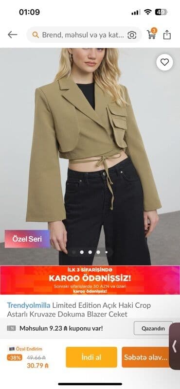 Trendyolmilla Limited Edition “Açıq Xaki” crop blazer ceket - Model