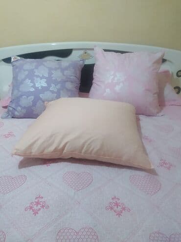 28 may şəkilləri: Dekorativ Sadə Yastıq — 1