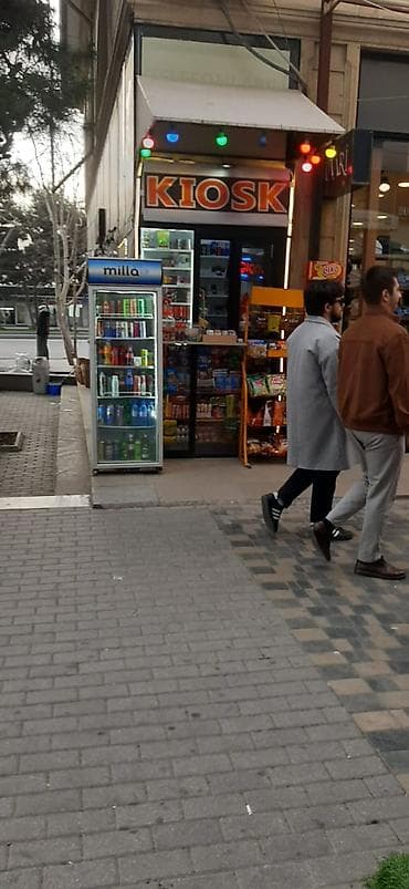 Kiosk – içki və qəlyanaltı satış nöqtəsi Təsvir: Hazir Kosk satilir