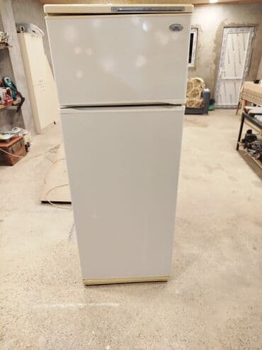 soyuducu gəncə: İki qapılı soyuducu (üst hissədə dondurucu) Xüsusiyyətlər: - Üstdən — 3