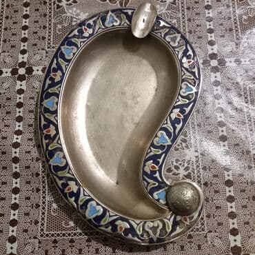 хочу продать марки: - Külqabı - Minalı və Buta formalı. - Üstündə kiril əlifbası ilə БАКЫ — 2