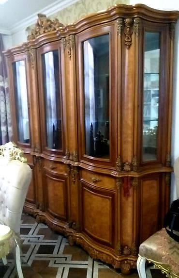 Qorka satılır. İcərisi güzgülüdür və şüşə rəfləri var. Uzunluğu 240 lalafo.az -da Qorka satılır. İcərisi güzgülüdür və şüşə rəfləri var. Uzunluğu 240