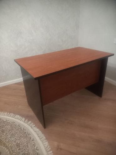 İşçi üçün, Dördbucaq masa