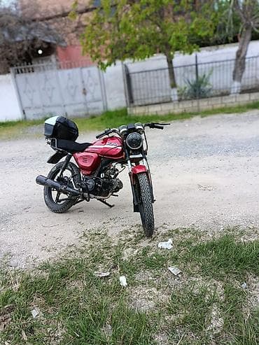 ceska arxa stop: Kuba 110 sm3, 2024 il, 11000 km — 10