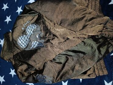 женские спортивные костюмы с стразами: Qadın üçün parıltılı bomber gödəkçə - Rəng: qəhvəyi-bronz metallaşmış — 4