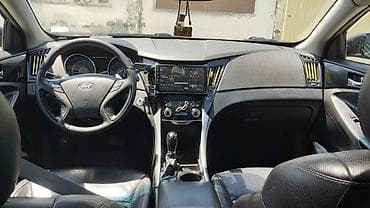 sonata yan guzgu: Hyundai Sonata sedan - Kuzov: qara rəng, 4 qapı, aerodinamik xətlər — 8