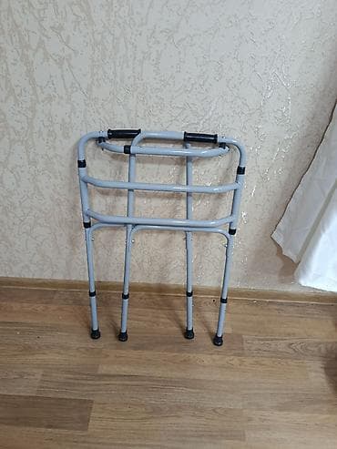 Yüngül, qatlanan gəzinti çərçivəsi (walker) - Material: möhkəm