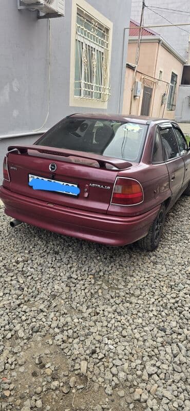 vaz2107 satisi: Opel Astra: 1.6 l | 1993 il Sedan — 1