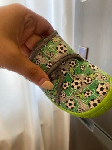 детские футбольные щитки: Домашние тапочки, Размер: 34, цвет - Зеленый, Новый — 4