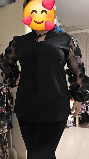 qara almaz: 40-42 olcu. Yenidir.1 defe ad gunune geynilib.metrolara 2 azn — 1