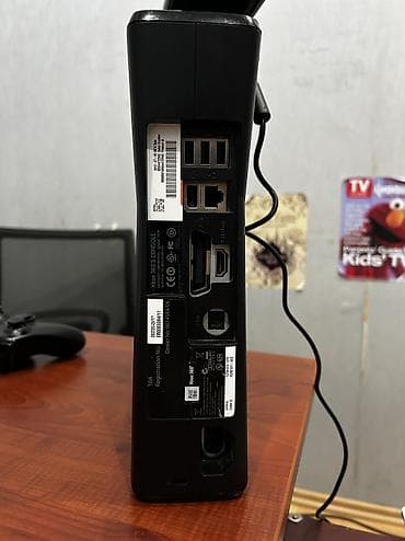 Xbox 360 & Xbox: Xbox Slim Oyun Konsolu ideal vəziyyətdədir. Heç bir problemi yoxdur — 4