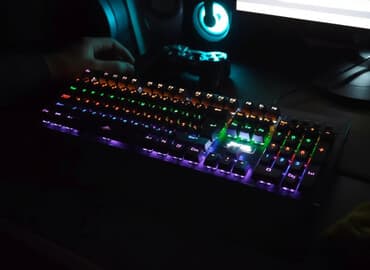 Настольные ПК и рабочие станции: JEDEL KL 90 RGB işıqlı mexaniki oyun klaviaturası - Tam ölçülü — 3