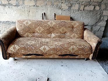 gencede mebel: Divan yaxşı vəziyyətdə möhkəm və ağırdır.Gəncədədir — 2