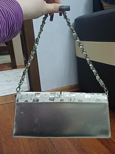gün eynəyi: Çanta az işlənib real aliciya cuzi endirim olar Zəncir saplı — 2