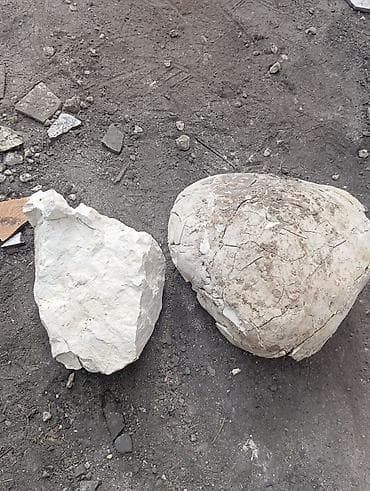 qırmızı şam yandırmaq: Daş əhəng qiyməti 30 qəpik. Dekorativ təbii — 2