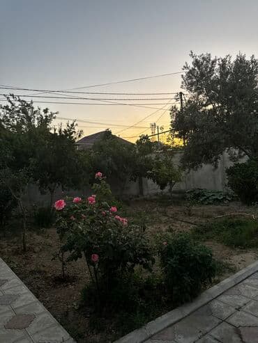 suraxanı qaraçuxur qəsəbəsində yusif eyvazov küçəsində satılıq həyət evlər: Suraxanı 4 otaqlı, 95 kv. m, Kredit yoxdur, Orta təmir — 5