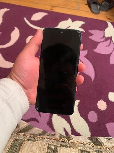 qiriq telefon: Redmi Note 11 . kimin imkanı nəyə çatsa halal xoşu. Heç bir problemi — 1