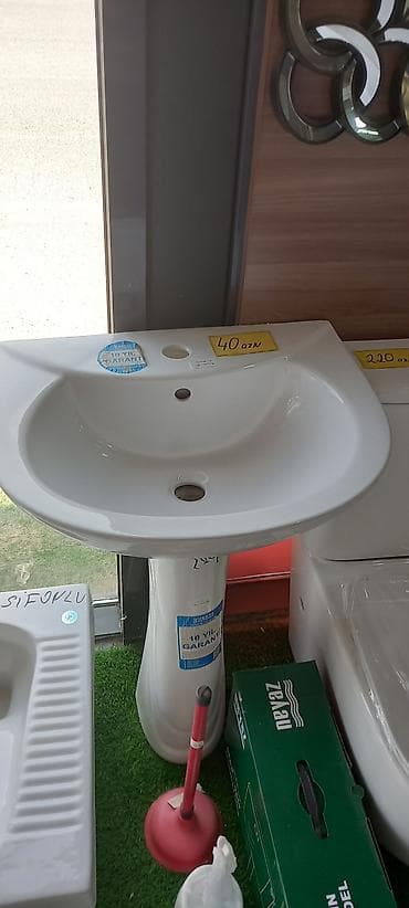 28 lik kombi: Pedestal lavabosu – keramik, ağ rəng - Üst hissədə qarışdırıcı üçün — 1