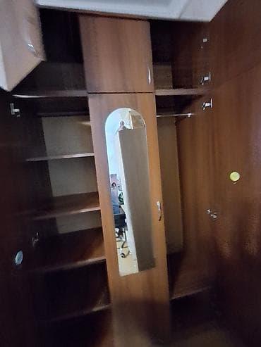 seyf qapi: İşlənmiş, 5 qapı, Güzgülü, Qəhvəyi, Açılan, Düz dolab — 1