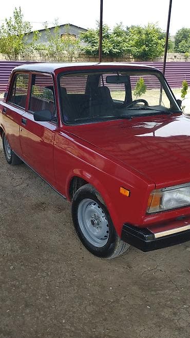 кредит авто: Qırmızı rəngdə olan VAZ 2107 markalı avtomobil. Avtomobil yaxşı — 3
