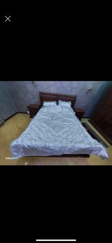 Yataq örtuyu tezedi islenmeyib karopkasindadi