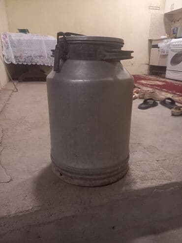 kənd yumurtasi: Alüminium süd bidonu - Material: qalın alüminium - Həcmi: təxminən — 1