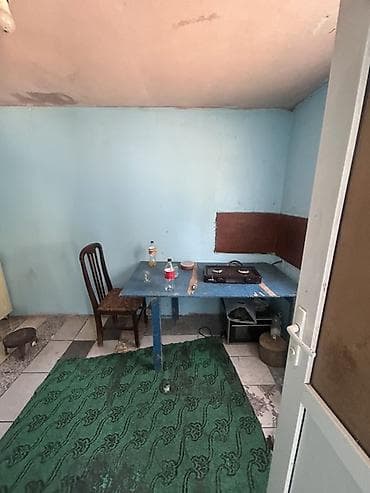 bina az torpaq: Həyətyanı sahədə yerləşən tikili kompleksi təqdim olunur. Ərazidə bir — 6