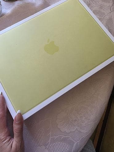 Apple MacBook Air 13" — Sarı (Yellow)256 - Ekran: 13.6" Liquid