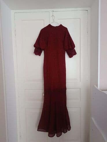 красивые платья на прокат в баку: Qadın geyimləri – 3 ədəd zərif don dəsti 1) Tünd bordo rəngli — 1