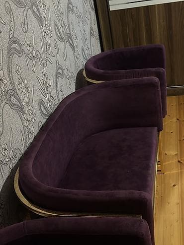 salon divanlari: Dəstə daxil olanlar: - 1 ədəd divan - 2 ədəd kreslo Çox az işlənib — 3