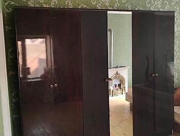 islenmis dolab satilir: 6 qapılı Dolab satılır. Möhkəm materialı var. Səliqəli istifadə — 1