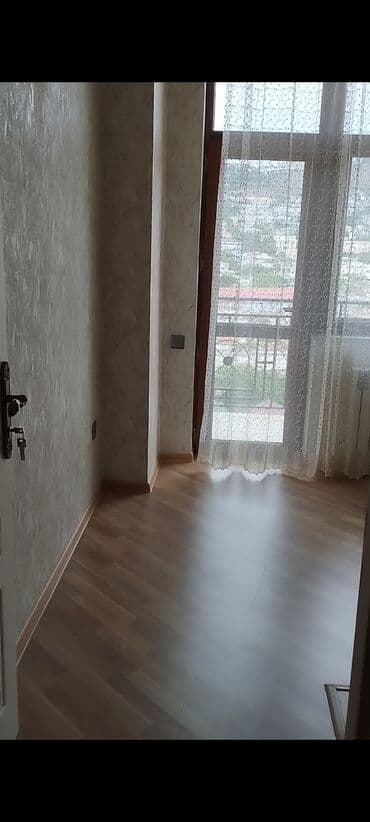 Uzunmüddətli kirayə mənzillər: Mənzilin kirayəsi – tam mebelli və rahat - Geniş qonaq otağı: L — 6