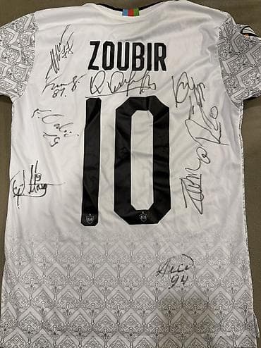 Orijinal imzalı Qarabağ FK forması Üstünde 10-a yaxın futbolçunun+baş — 1