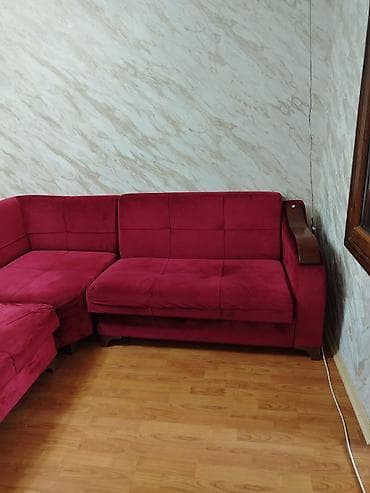 krep parca: Qonaq otağı üçün künc divan satılır. Divan tünd qırmızı/bordo — 2