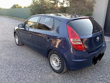 dam bagaj: Hyundai i30 hatchback - Korpus: 5 qapılı hatchback, tünd mavi rəng - — 4