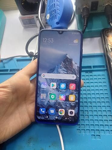 Xiaomi Redmi smartfon - Model: Redmi seriyası (mavi-bənövşəyi arxa