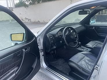 kompressor mercedes: Mercedes-Benz C 230: 2.3 l | 2000 il Sedan — 4