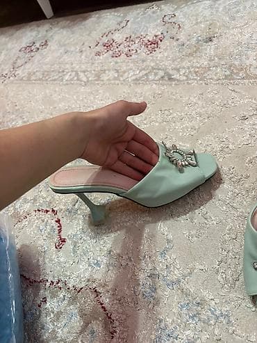 Minty yaşıl rəngdə zərif qadın mule sandaletləri - Model: açıq lalafo.az -da Minty yaşıl rəngdə zərif qadın mule sandaletləri - Model: açıq