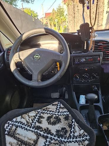 opel vekdra: Opel Zafira: 1.8 l | 2002 il Van/Minivan — 4
